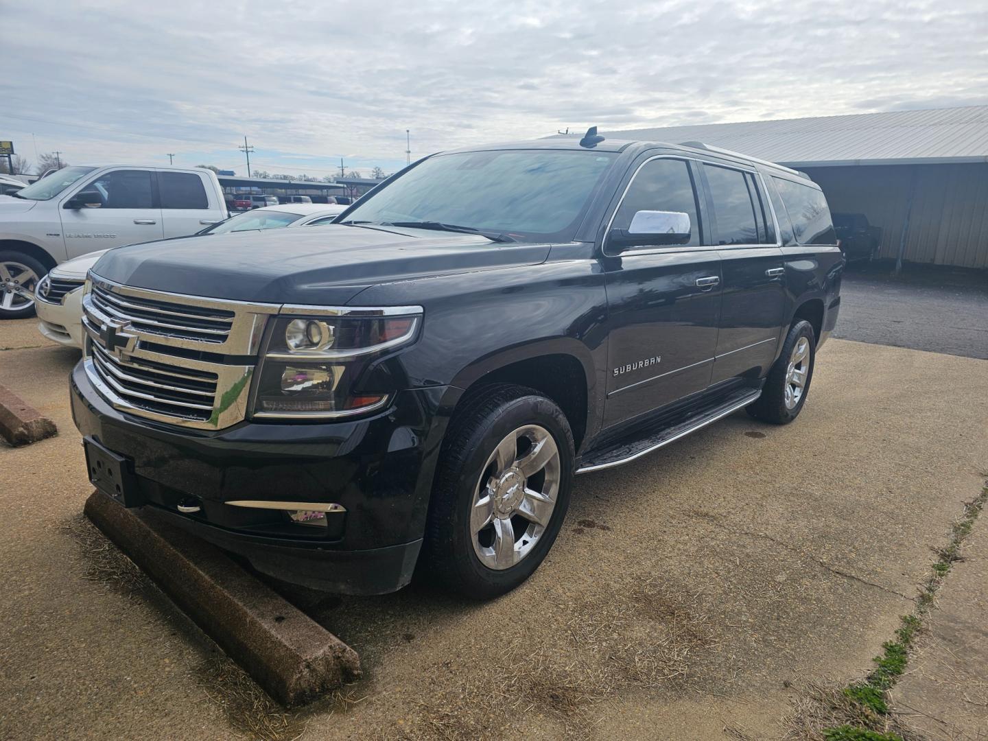 2018 BLACK Chevrolet Suburban Premier 2WD (1GNSCJKC3JR) with an 5.3L V8 OHV 16V engine, 6A transmission, located at 533 S Seven Points BLVD, Seven Points, TX, 75143, (430) 255-4030, 32.313999, -96.209351 - Photo#0